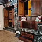 Casa Cecilia, Stylish Canarian Escape In Northwest Tenerife 로스실로스
